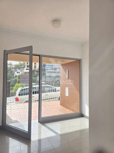 Apartamento t2 em santa cruz