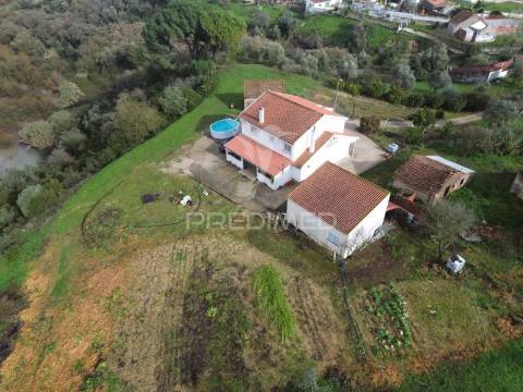 Moradia t5 com piscina em são vicente do paul – santarém