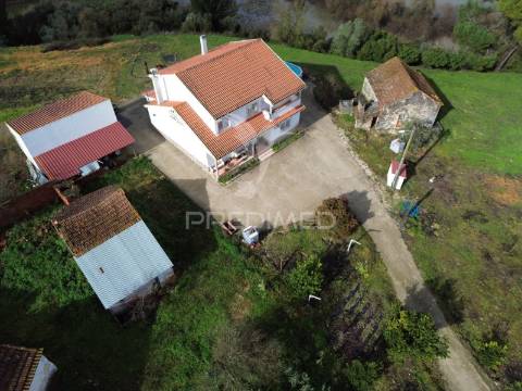 Moradia t5 com piscina em são vicente do paul – santarém