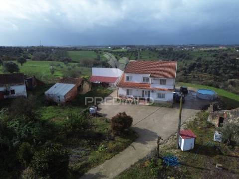 Moradia t5 com piscina em são vicente do paul – santarém