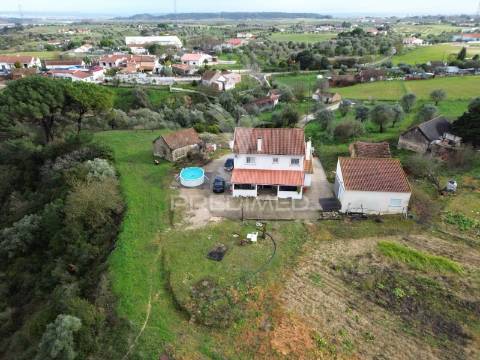 Moradia t5 com piscina em são vicente do paul – santarém