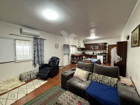 Moradia t5 com piscina em são vicente do paul – santarém