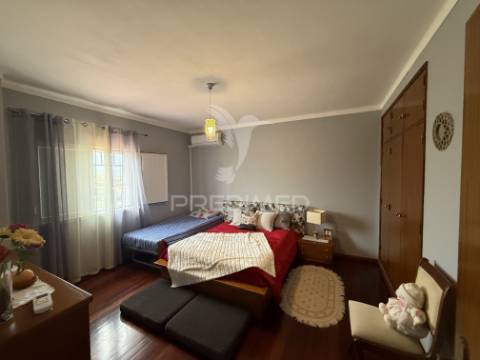 Moradia t5 com piscina em são vicente do paul – santarém