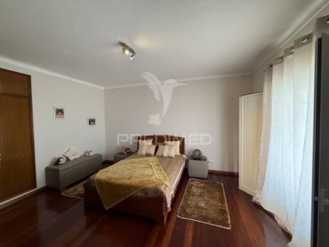 Moradia t5 com piscina em são vicente do paul – santarém