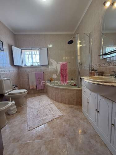 Moradia t5 com piscina em são vicente do paul – santarém