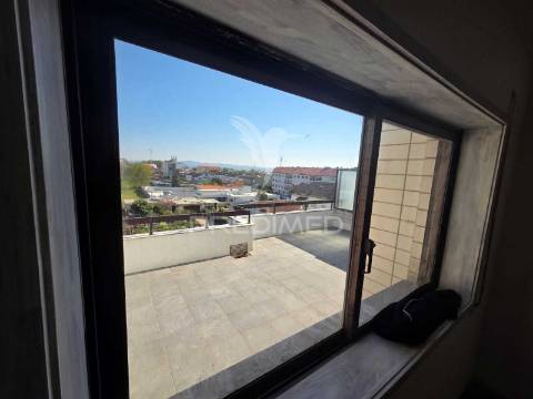 T2 recuado em vilar de andorinho – renovação total com terraços