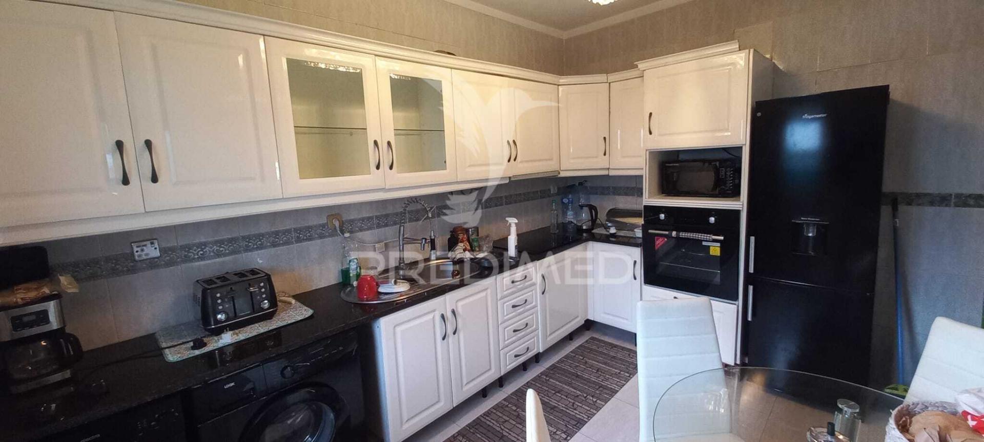 Moradia t2 convertido em t1 com garagem na carregueira-pinhal novo