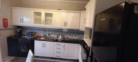 Moradia t2 convertido em t1 com garagem na carregueira-pinhal novo