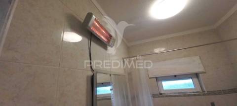 Moradia t2 convertido em t1 com garagem na carregueira-pinhal novo