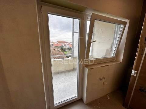 Apartamento t2 em samora correia