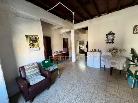 Moradia t4 em chãs , v.n. foz coa