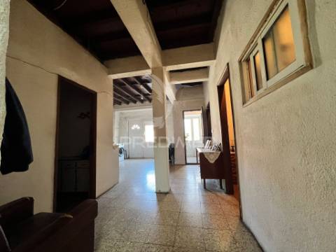 Moradia t4 em chãs , v.n. foz coa