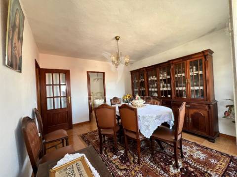 Moradia t4 em chãs , v.n. foz coa