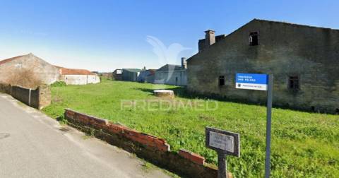 Moradia em ruínas c/ 144m2 - oiã