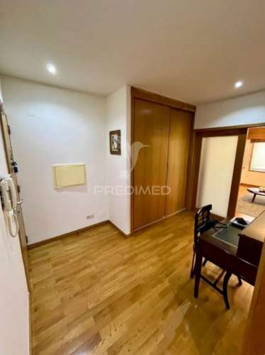 Arrenda-se apartamento t2 mobilado em leça da palmeira - 1º linha do mar