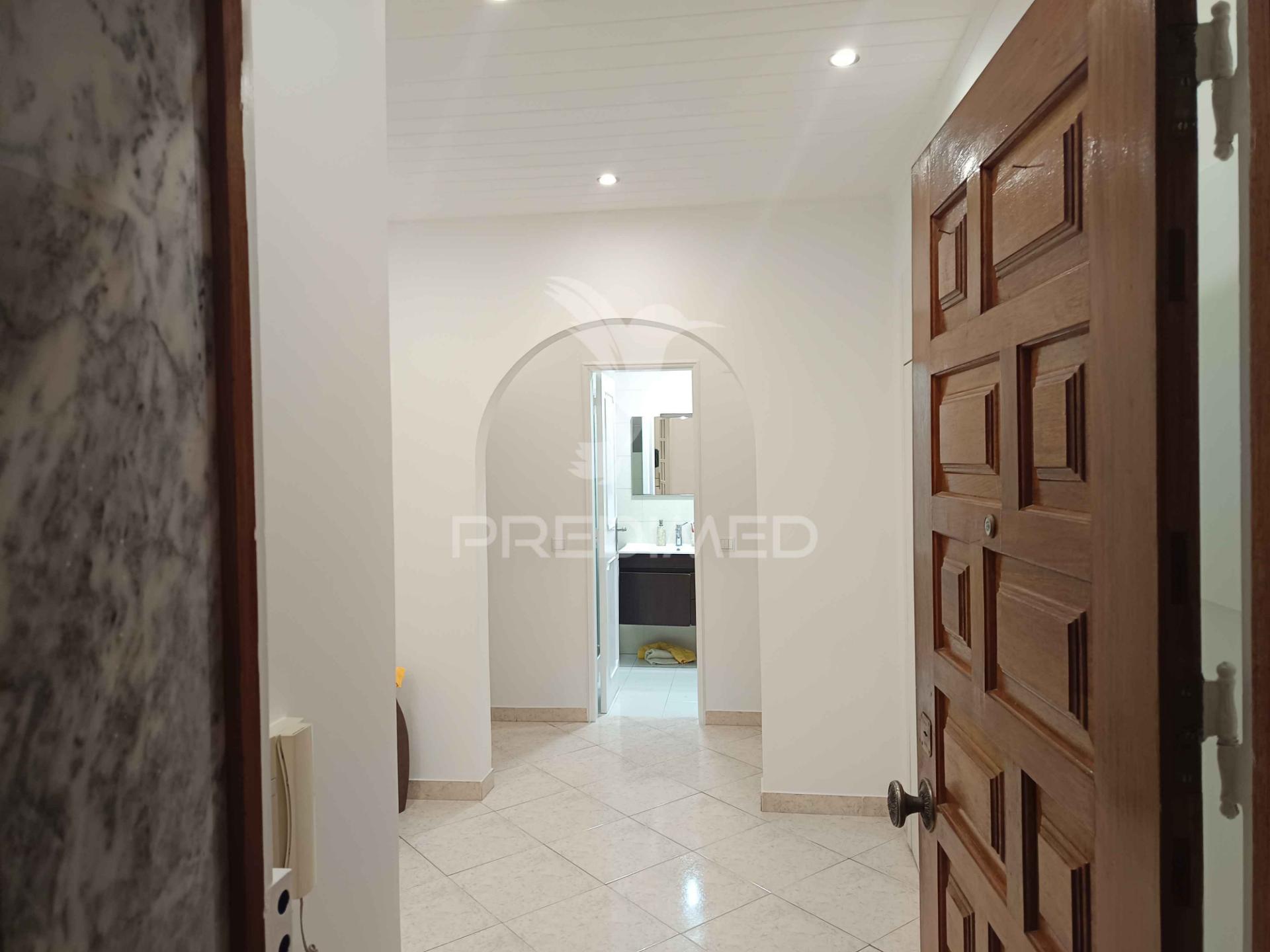 Apartamento todo remodelado com vista desafoga em  vale flores