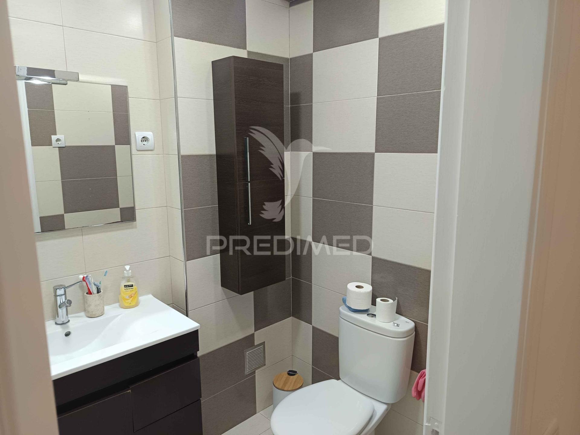 Apartamento todo remodelado com vista desafoga em  vale flores