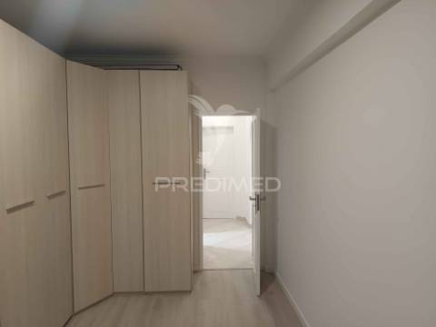 Apartamento todo remodelado com vista desafoga em  vale flores