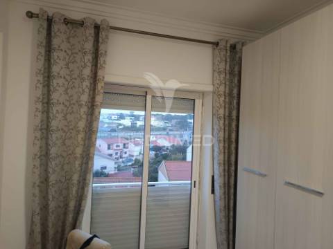 Apartamento todo remodelado com vista desafoga em  vale flores