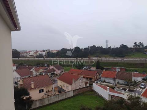 Apartamento todo remodelado com vista desafoga em  vale flores