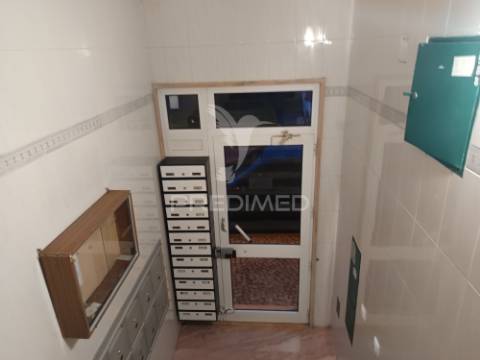 Apartamento todo remodelado com vista desafoga em  vale flores