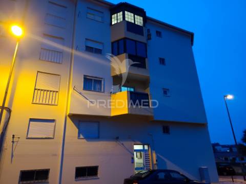 Apartamento todo remodelado com vista desafoga em  vale flores