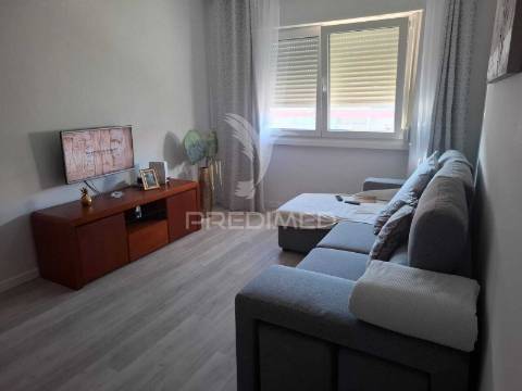 Apartamento remodelado a 5minutos do dos barcos da a2 e a33