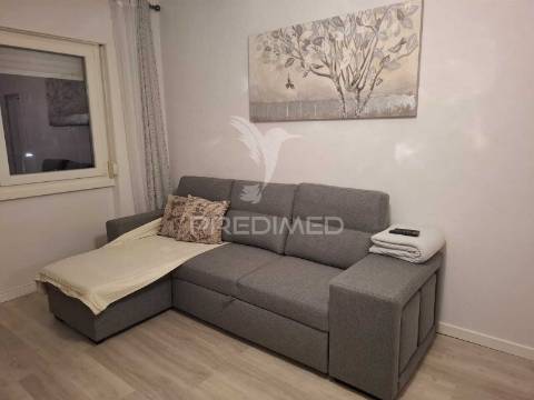 Apartamento remodelado a 5minutos do dos barcos da a2 e a33