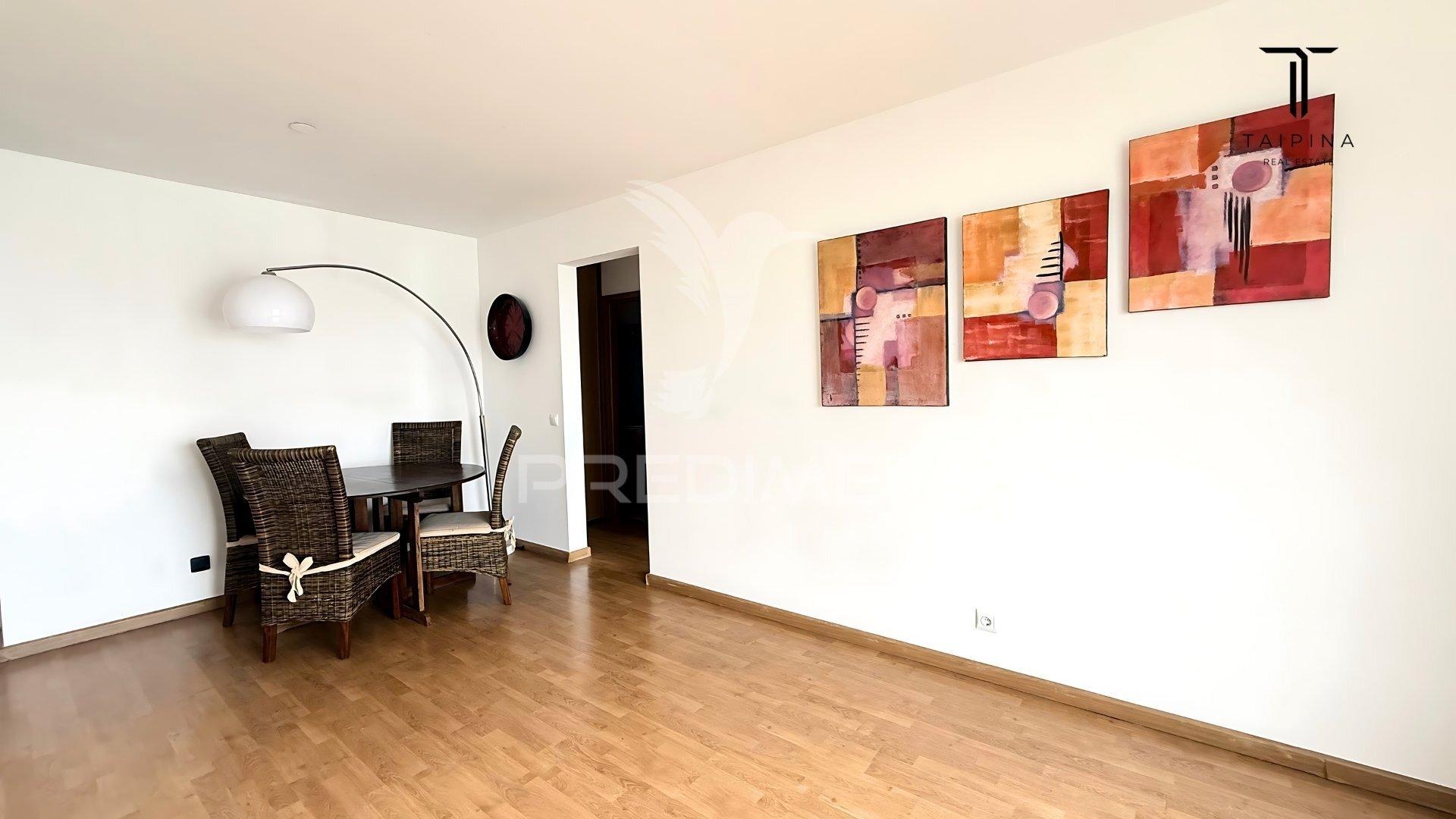Apartamento t1 com vista desafogada | 55 m² | elevadores | parqueamento | monte da caparica