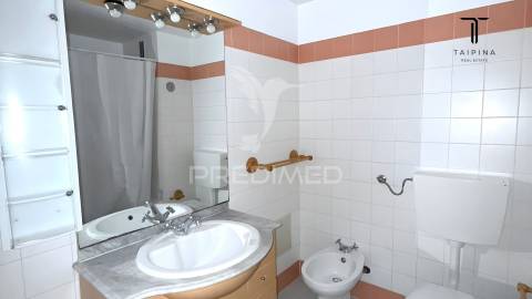 Apartamento t1 com vista desafogada | 55 m² | elevadores | parqueamento | monte da caparica