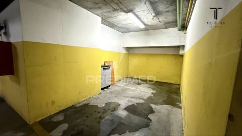 Apartamento t1 com vista desafogada | 55 m² | elevadores | parqueamento | monte da caparica