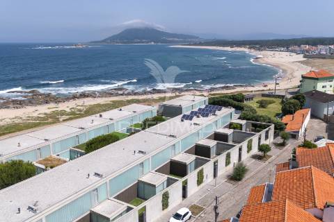 Moradia t3 de luxo em condomínio fechado | frente mar | praia de moledo