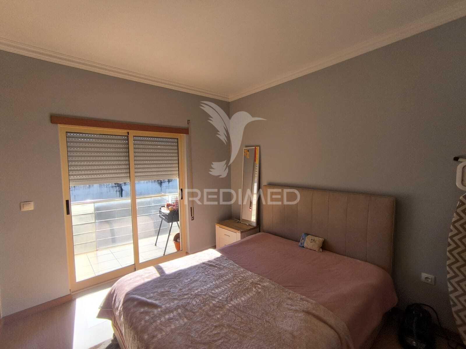 Apartamento t4 duplex com garagem em abrantes — espaço, luz e vistas abertas