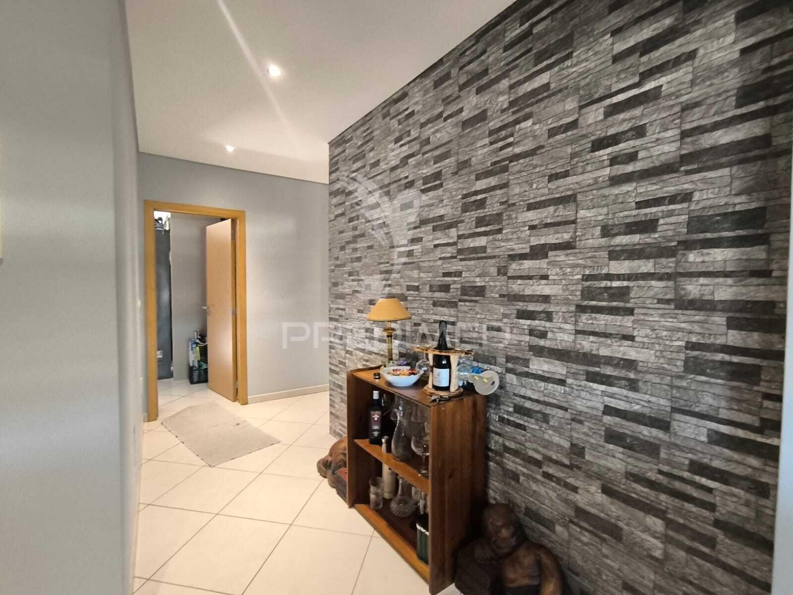 Apartamento t4 duplex com garagem em abrantes — espaço, luz e vistas abertas