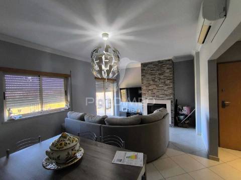 Apartamento t4 duplex com garagem em abrantes — espaço, luz e vistas abertas