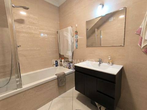 Apartamento t4 duplex com garagem em abrantes — espaço, luz e vistas abertas