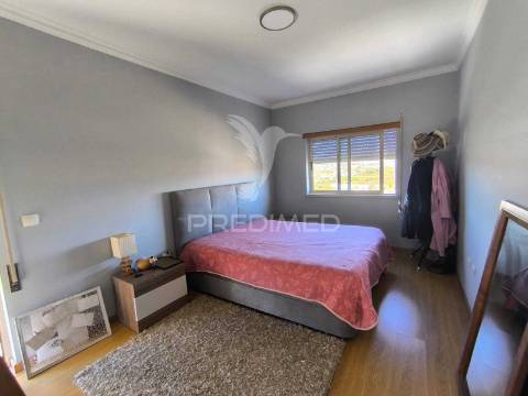 Apartamento t4 duplex com garagem em abrantes — espaço, luz e vistas abertas