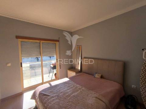 Apartamento t4 duplex com garagem em abrantes — espaço, luz e vistas abertas