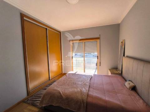 Apartamento t4 duplex com garagem em abrantes — espaço, luz e vistas abertas