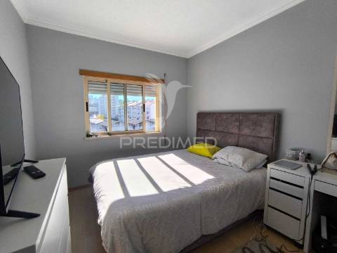 Apartamento t4 duplex com garagem em abrantes — espaço, luz e vistas abertas