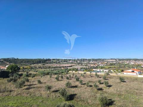 Apartamento t4 duplex com garagem em abrantes — espaço, luz e vistas abertas