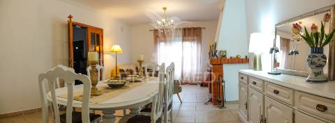 Moradia geminada v4, casais de revelhos – abrantes.