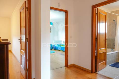 Moradia geminada v4, casais de revelhos – abrantes.