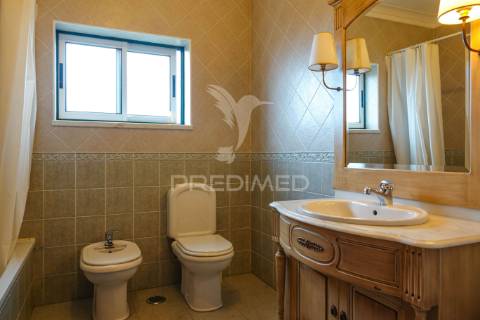 Moradia geminada v4, casais de revelhos – abrantes.