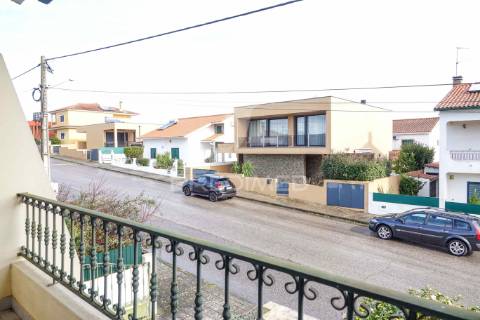 Moradia geminada v4, casais de revelhos – abrantes.