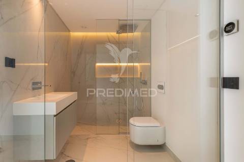 Luxuosa moradia t4 com piscina vista mar.