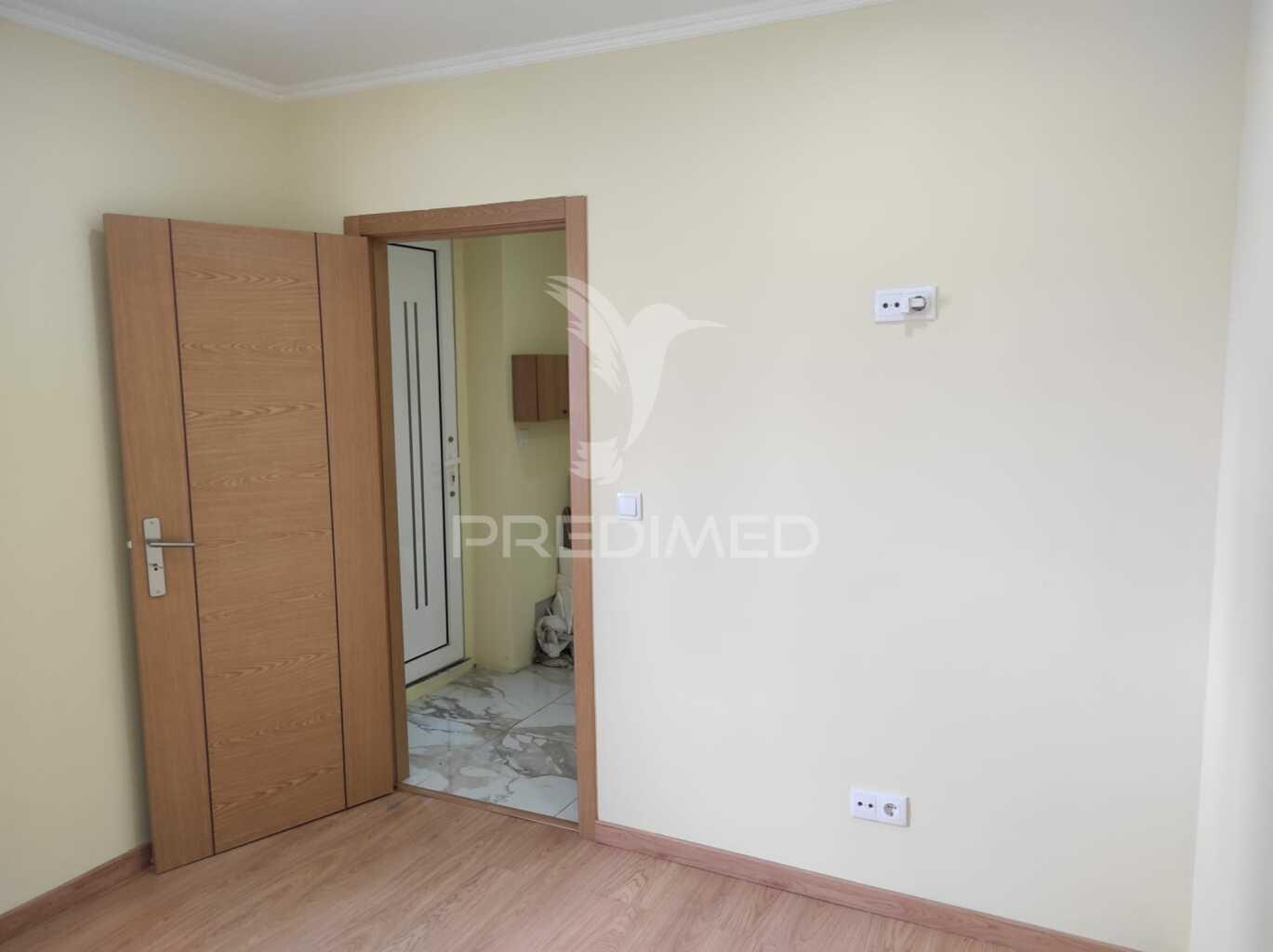 Moradia térrea, totalmente renovada em são roque da lameira