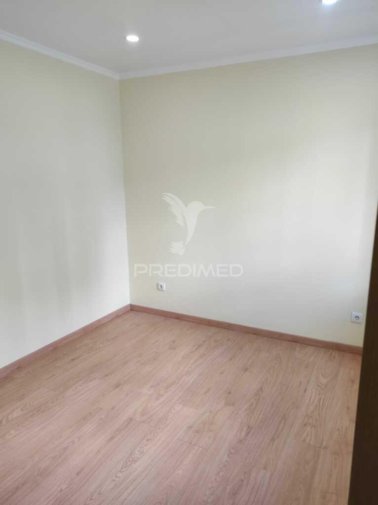 Moradia térrea, totalmente renovada em são roque da lameira