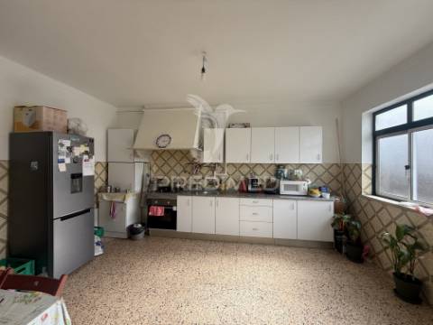 Apartamento t2 com 117 m² no centro do cartaxo