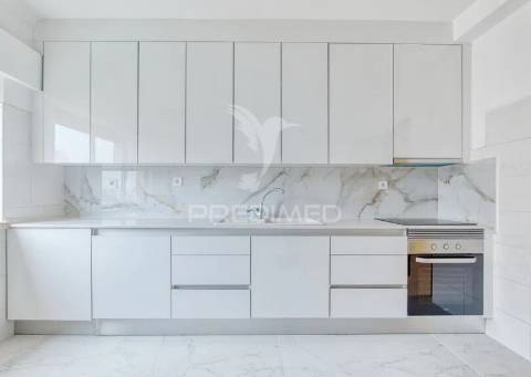 Apartamento t2 no carregado com elevador